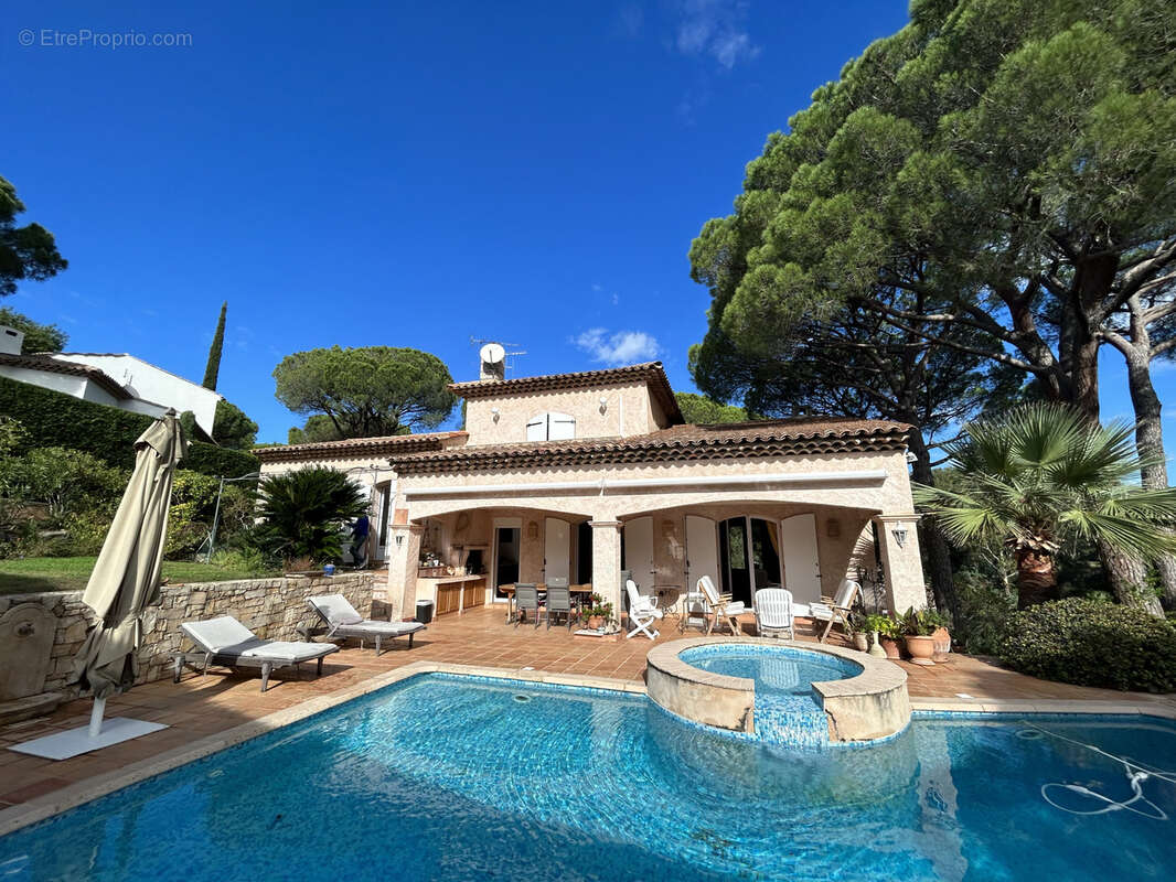 Autre à SAINT-RAPHAEL