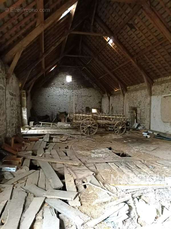 Maison à SAINT-MERD-LA-BREUILLE