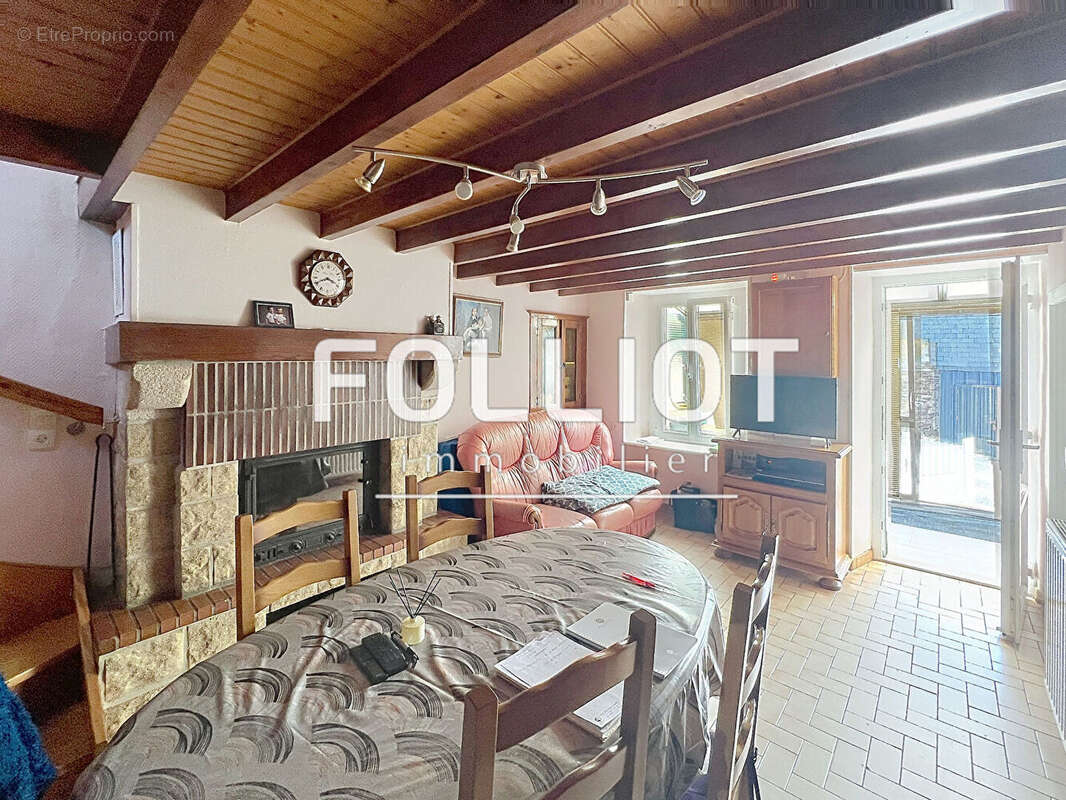 Maison à CERISY-LA-SALLE