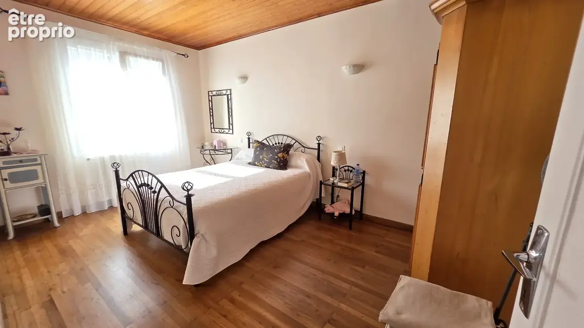 Maison 3 chambres de 99 m2 avec cour, au calme à 400 m des commerces - photo 4
