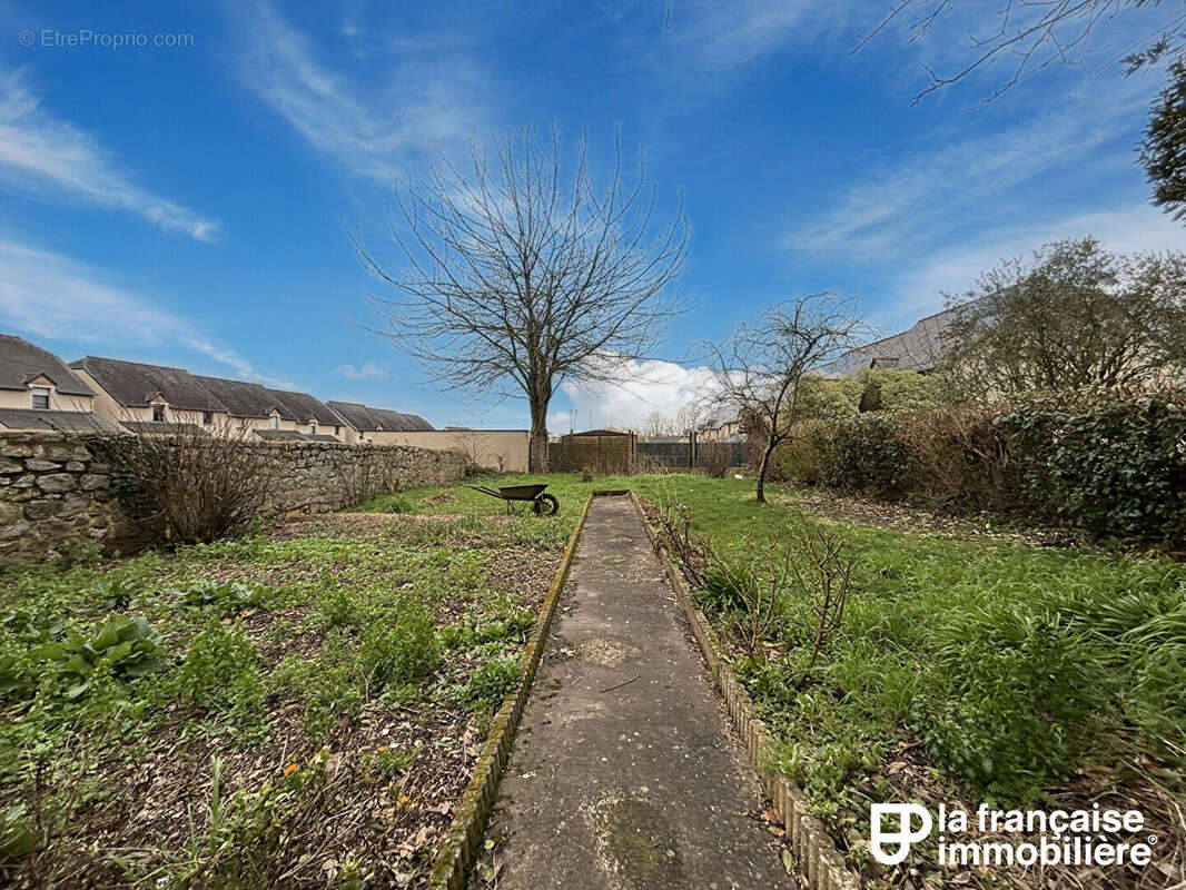 Maison à SAINT-MEEN-LE-GRAND