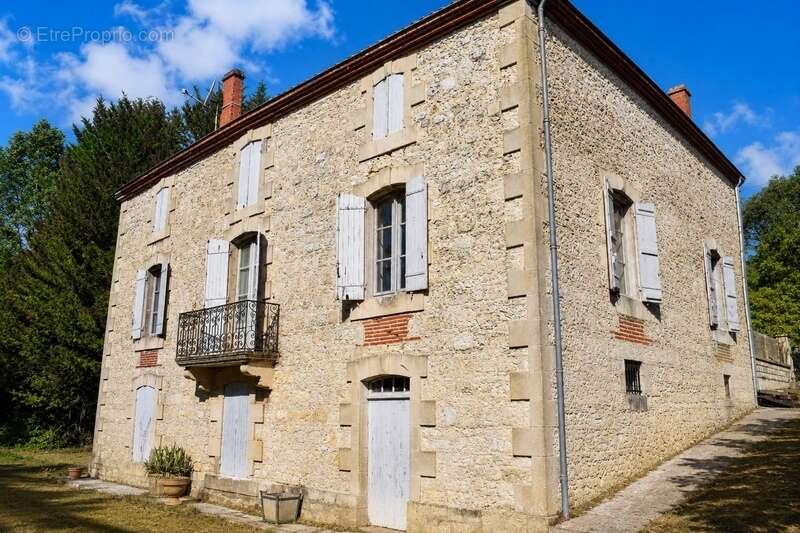Maison à DOLMAYRAC
