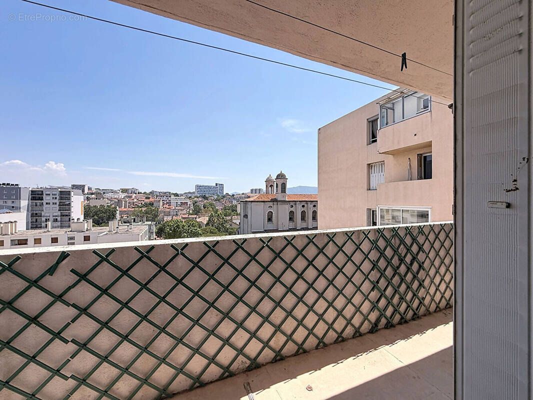 Appartement à MARSEILLE-4E