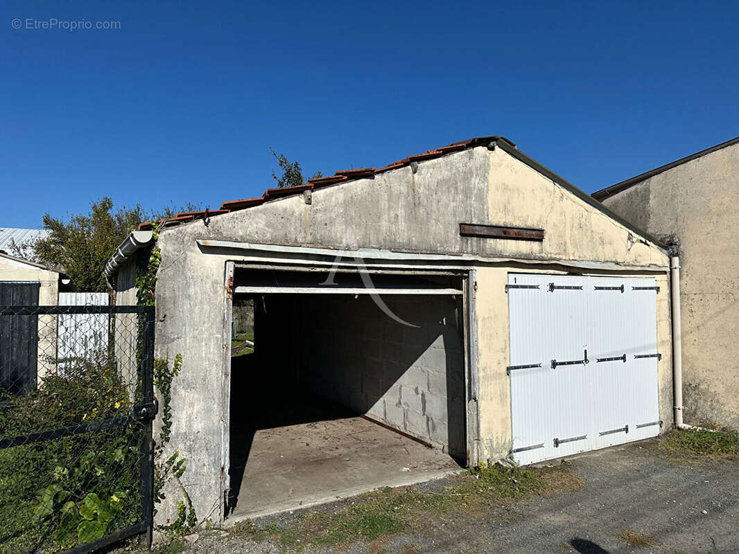 Terrain à ROCHEFORT