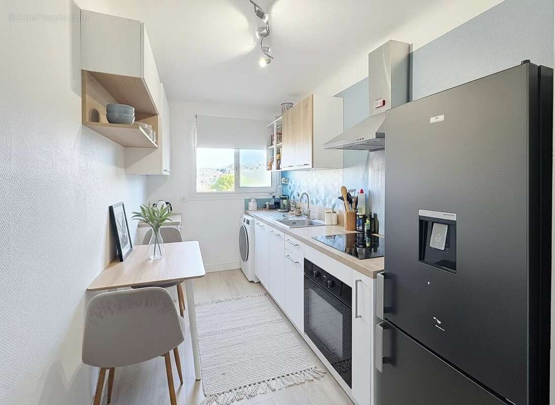Appartement à VALLAURIS