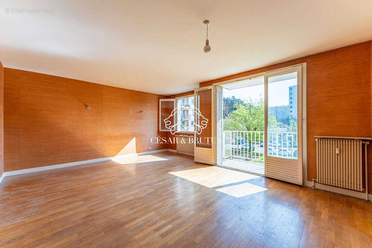 Appartement à OULLINS