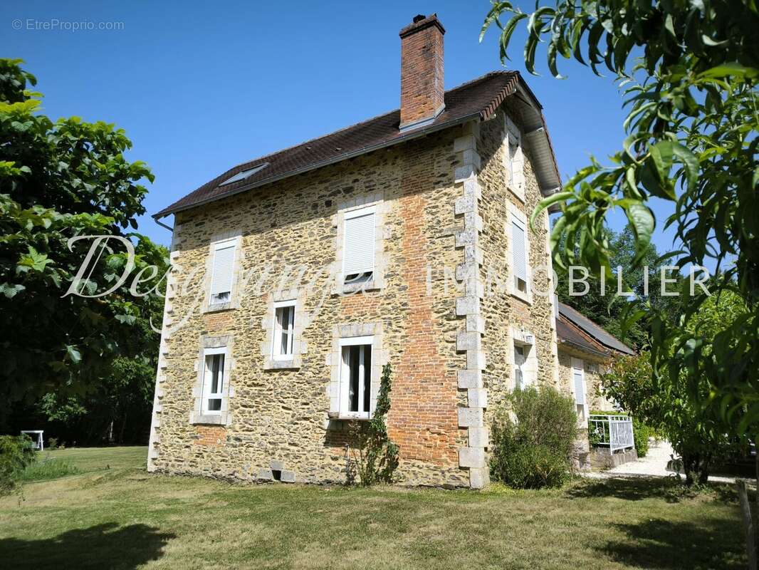 Maison 125 m² à Savignac-Ledrier  - photo 2