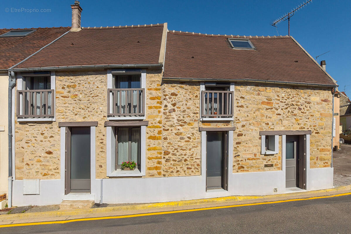 Maison à LE CHATELET-EN-BRIE