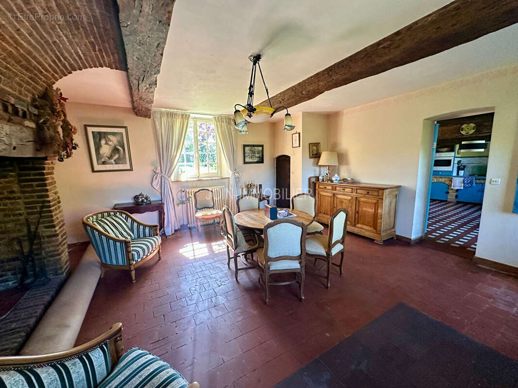 Maison à BAILLY-EN-RIVIERE