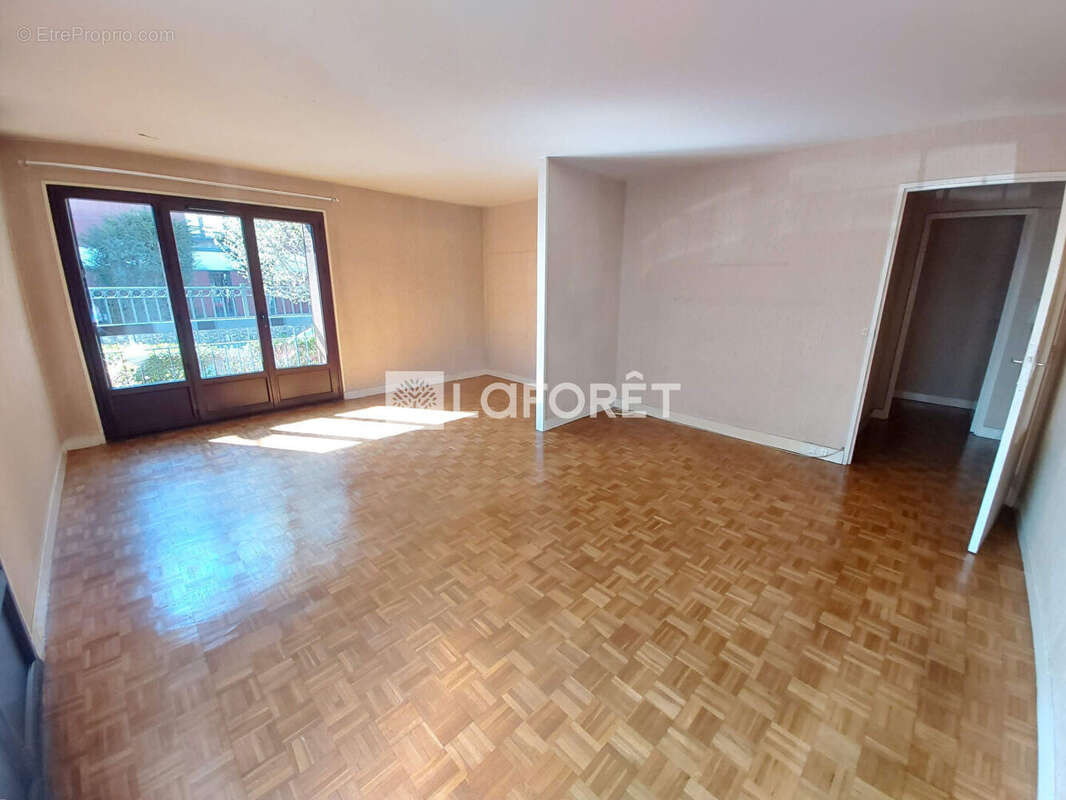 Appartement à VILLEMOMBLE