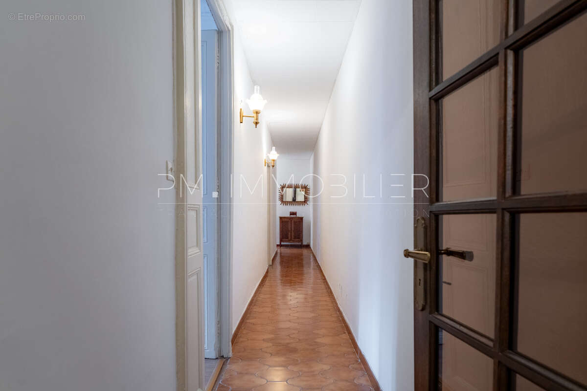 Appartement à MARSEILLE-1E