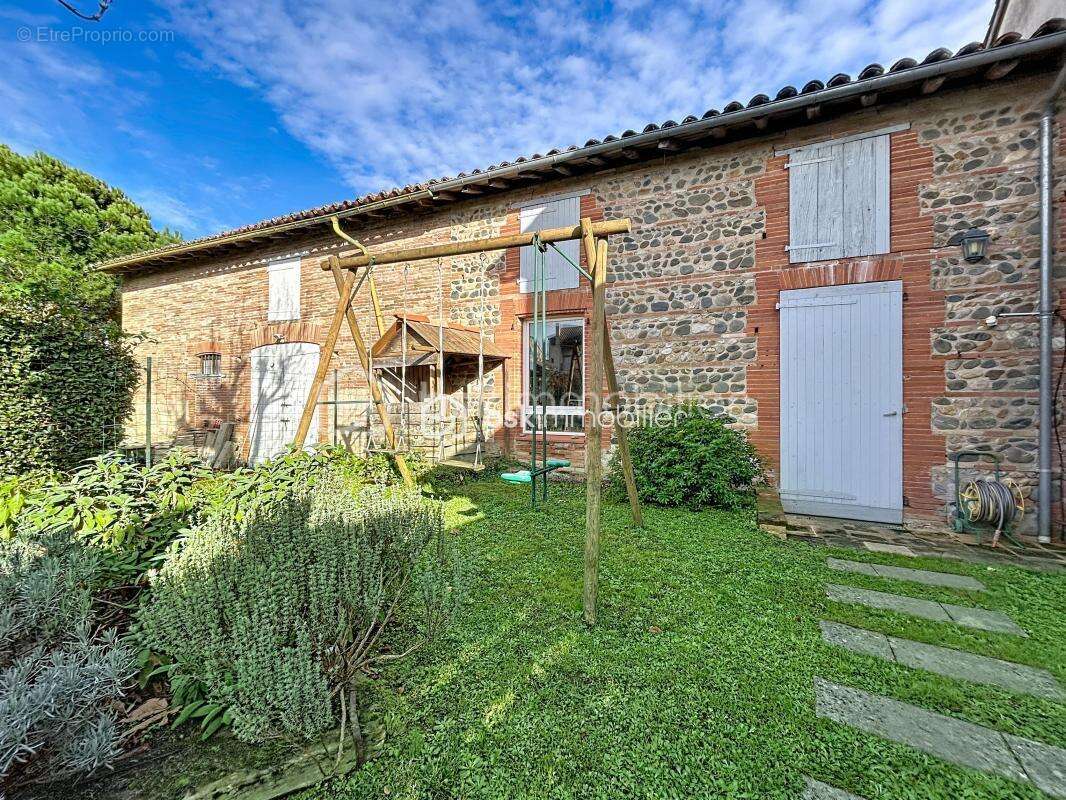 Propriété de caractère, maison 9 pièces 244 m² avec son annexe 27m² et bâtiment de 127m² - photo 8