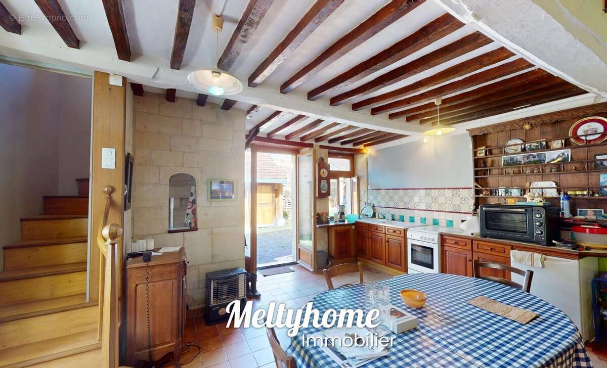 Maison à COLOMBIERS-SUR-SEULLES