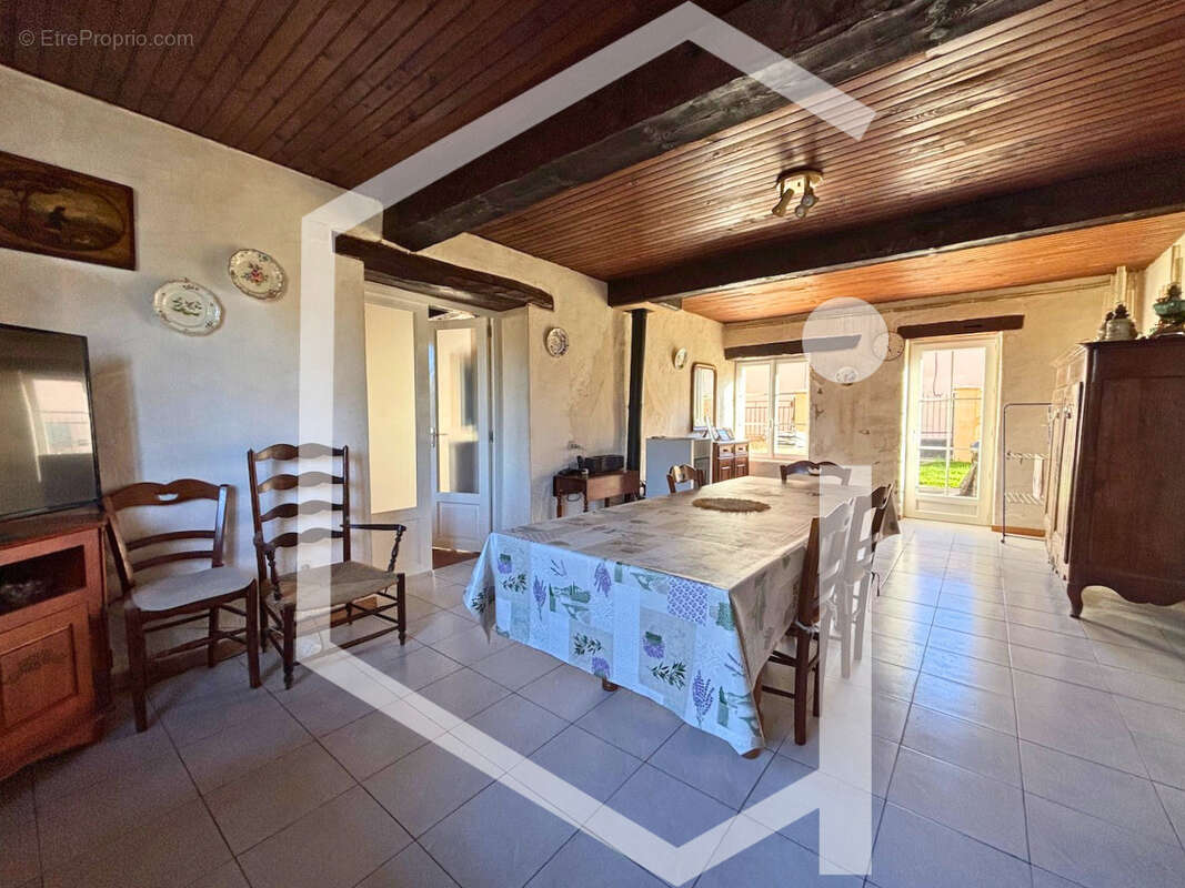 Maison à DONZY