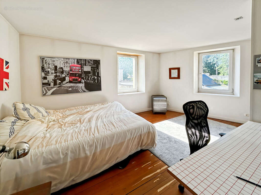 Maison à FLEURY-SUR-ORNE