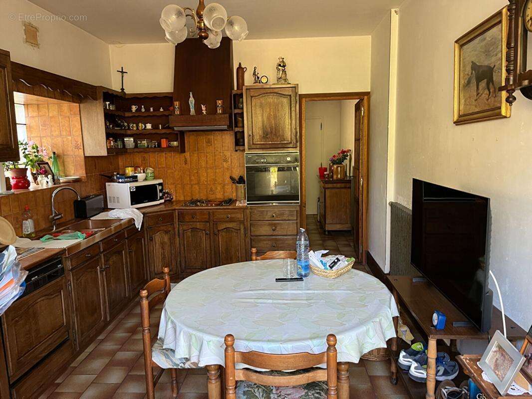 BELLE Maison Fresnay sur Sarthe 8 pièce(s) 328 m2 - photo 4