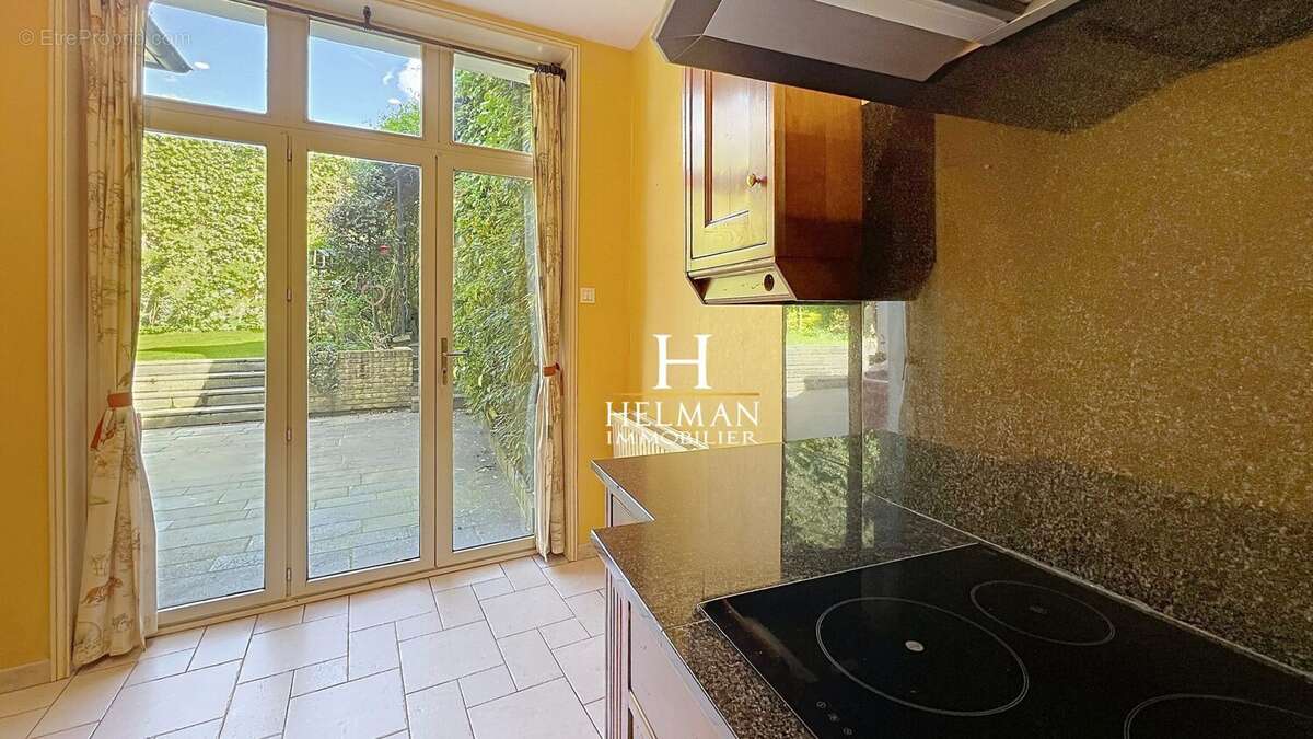Maison 258 m² à Saint-Omer  - photo 9