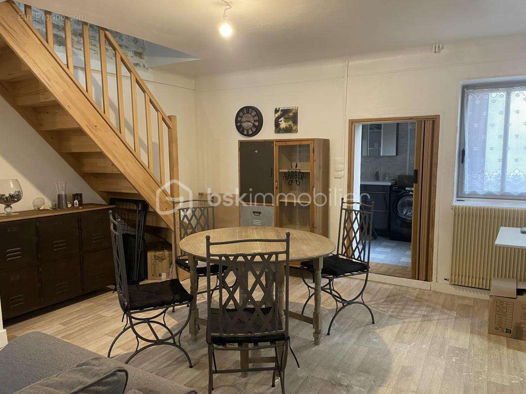 Maison à VILLENEUVE-LA-GUYARD