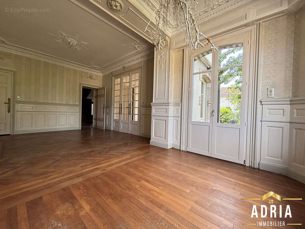 Maison à LIFFOL-LE-GRAND