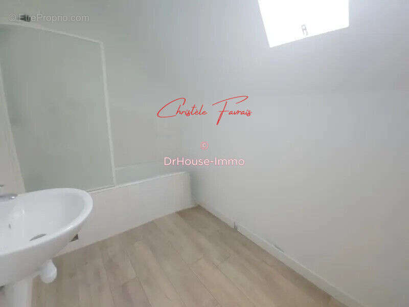 Appartement à LOUVIGNE-DU-DESERT