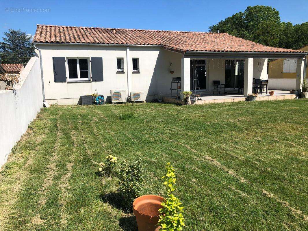 Maison à MONTAZELS