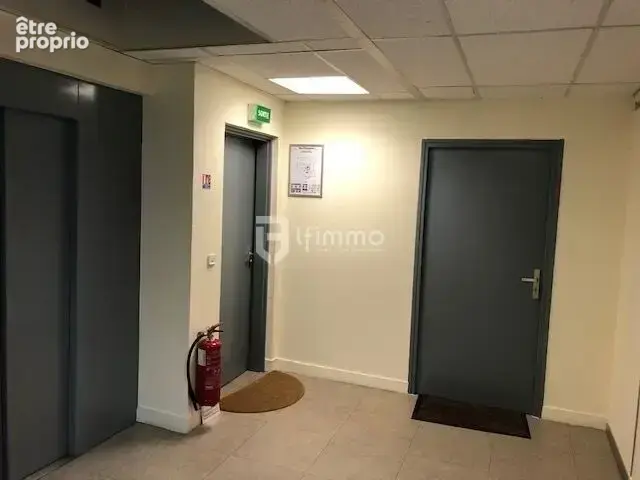 Neuilly sur Marne-Z.I.-Les Chanoux- Plateau à usage de bureaux - photo 2