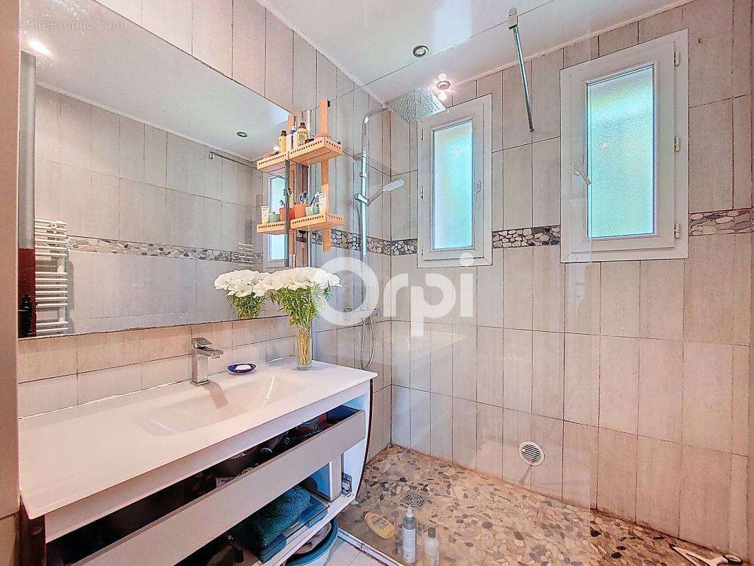 Maison à TOURRETTE-LEVENS