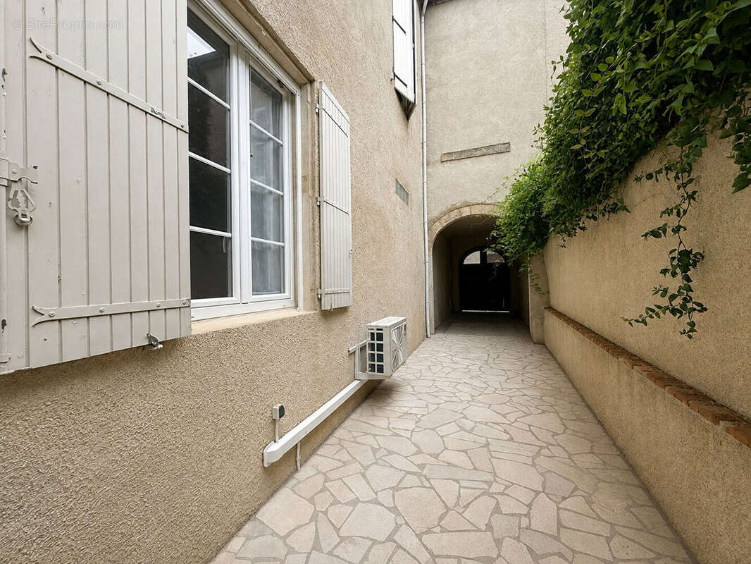 Appartement rénové avec vue imprenable sur le Lot . Coeur de Villeneuve-sur-Lot - photo 2