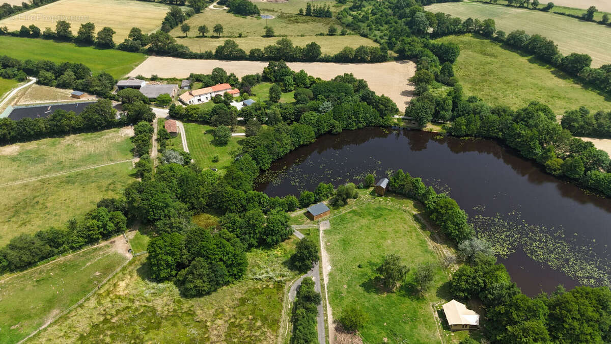 Maison à SAINT-FLORENT-DES-BOIS