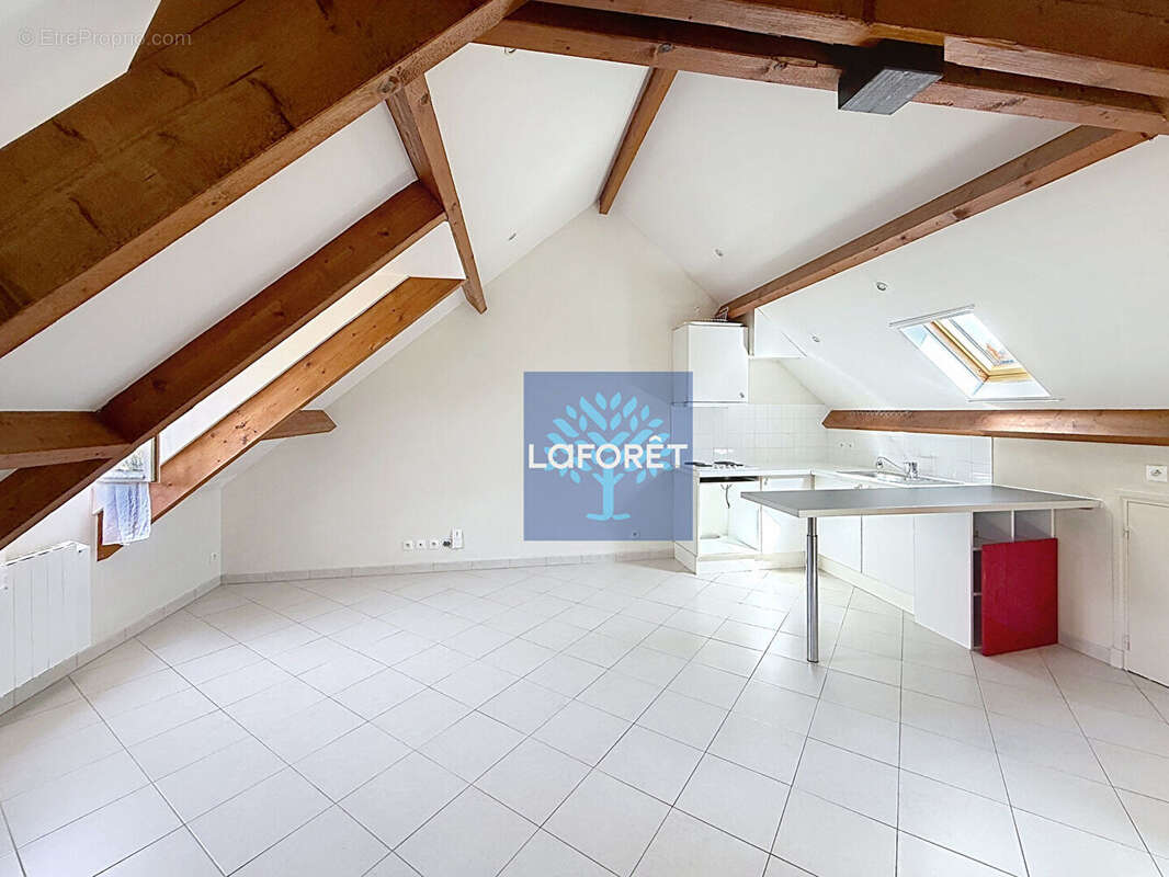 Appartement à FONTENAY-LE-VICOMTE