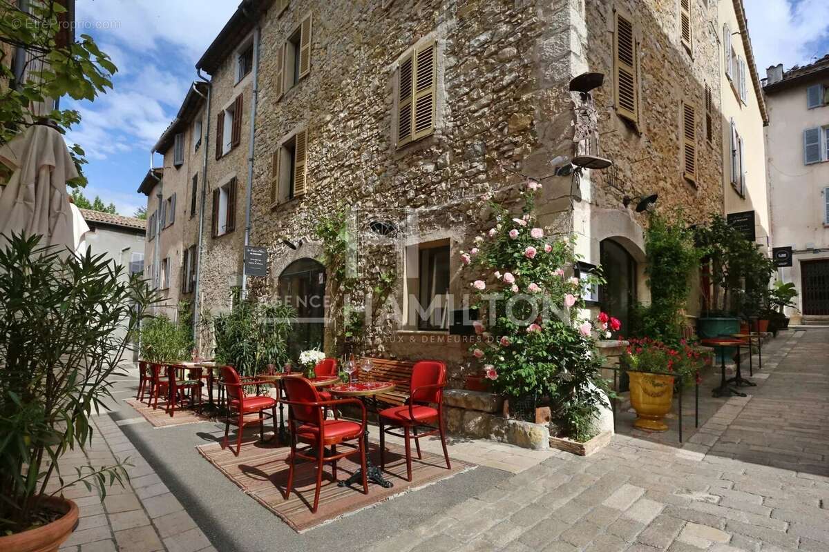 Maison à VALBONNE