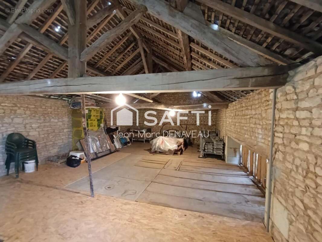Maison 220 m² à Ceaux-En-Loudun  - photo 9