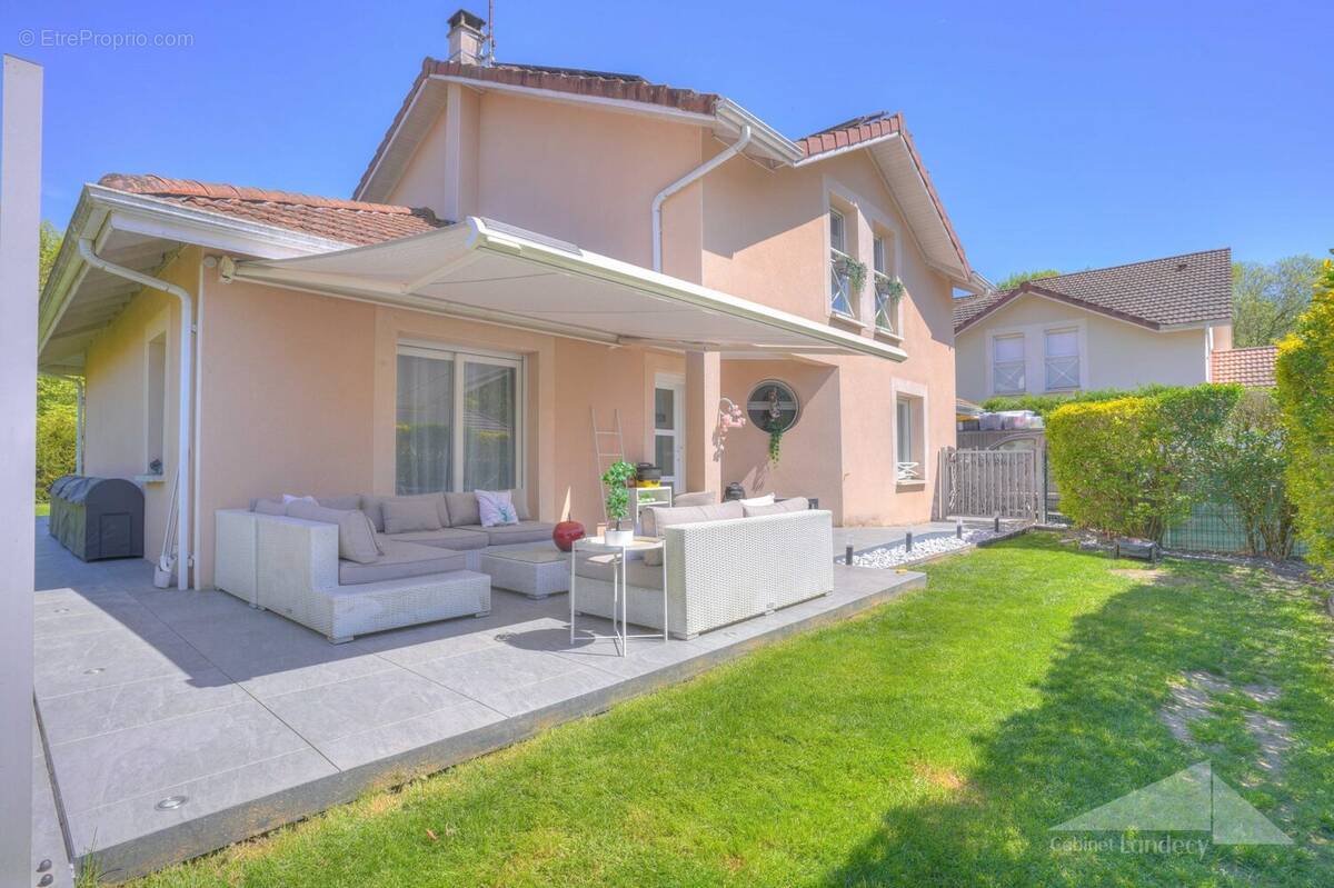 Maison à PREVESSIN-MOENS