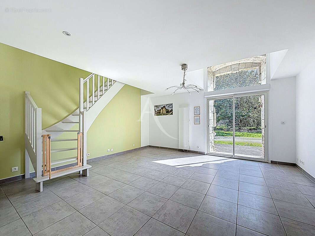 Maison à SAINT-SYLVAIN-D'ANJOU