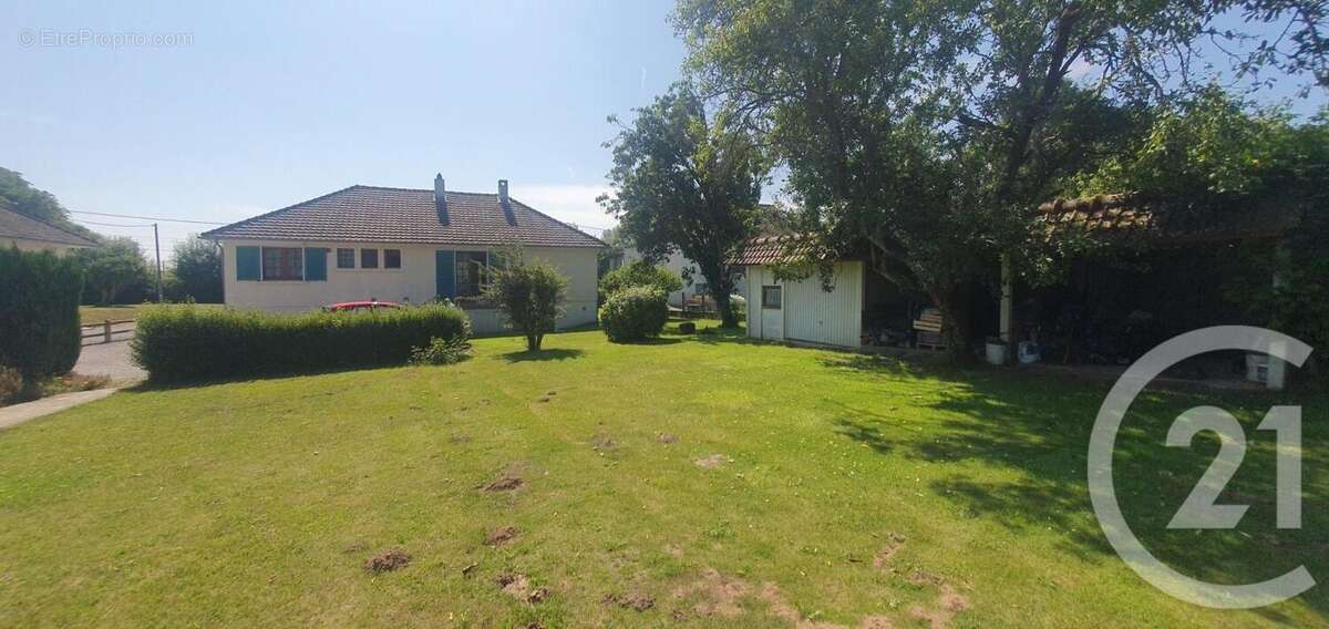 Maison à BEAURAINVILLE