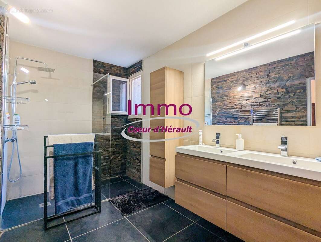 Grande villa avec piscine et dépendance - photo 6