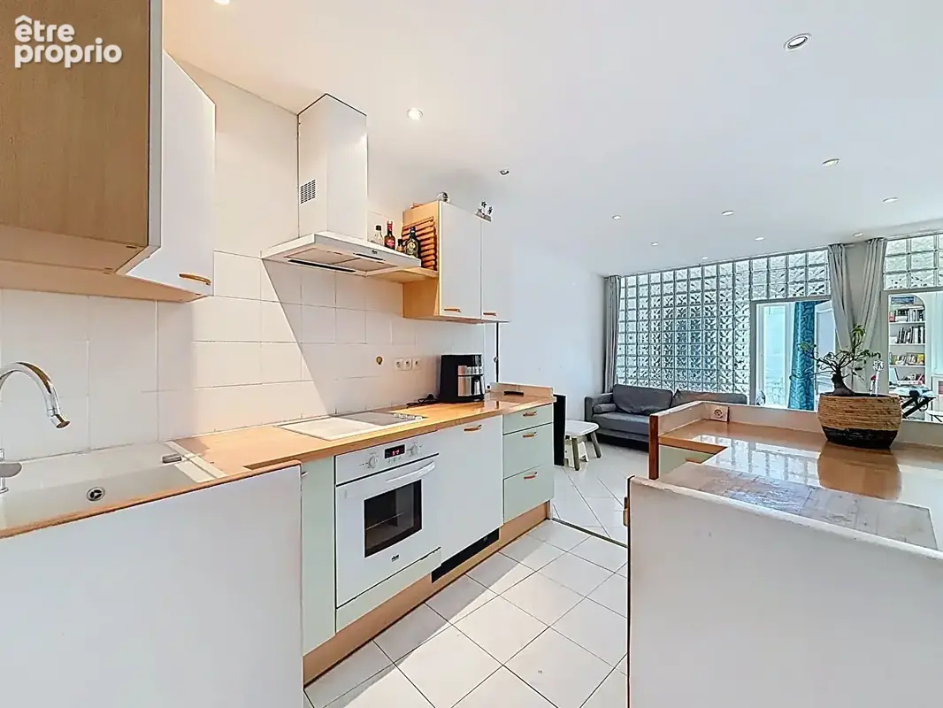 Nice - Quartier Libération - Appartement 3 pièces avec cachet ancien - photo 2