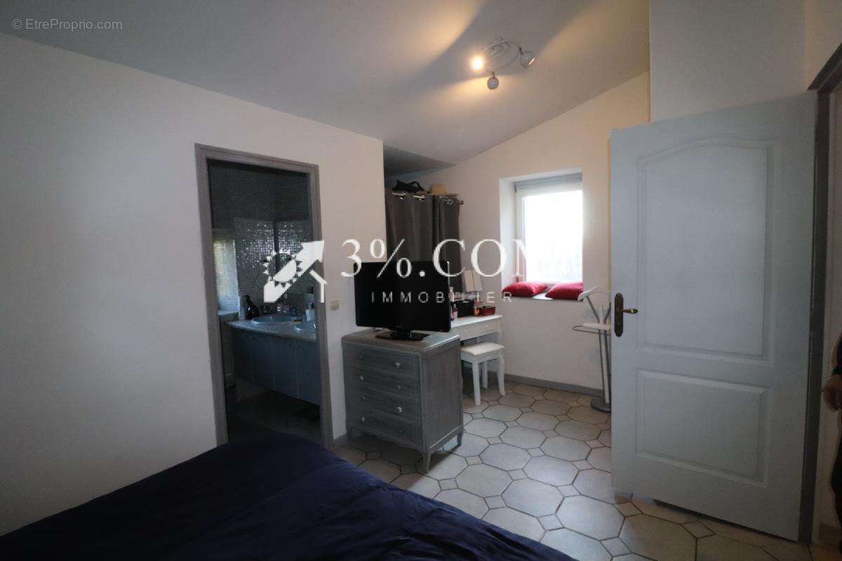 Propriété 256 m2 constituée d'une habitation principale et d - photo 10