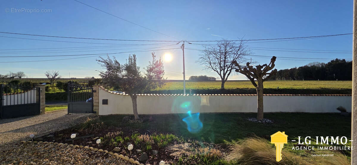 Maison à SAINT-FORT-SUR-GIRONDE