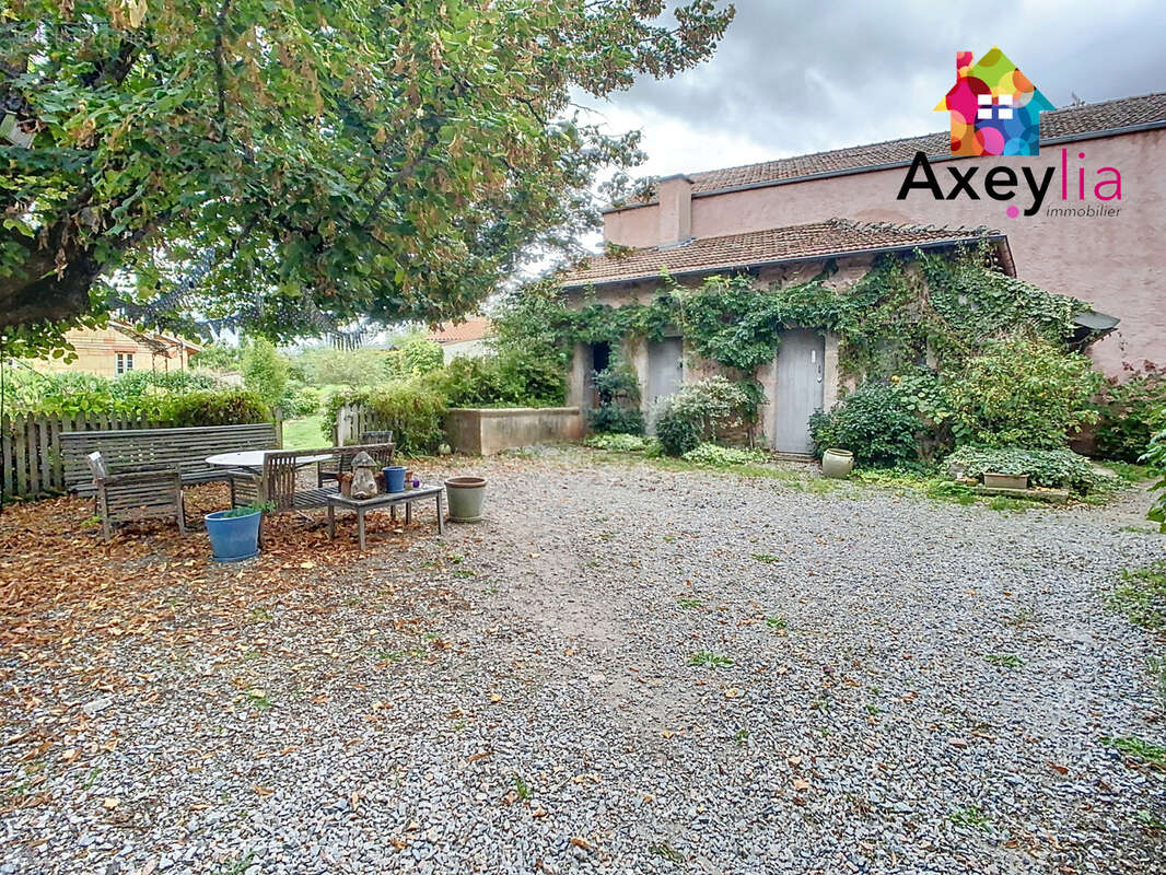 Maison à SAINT-HAON-LE-CHATEL