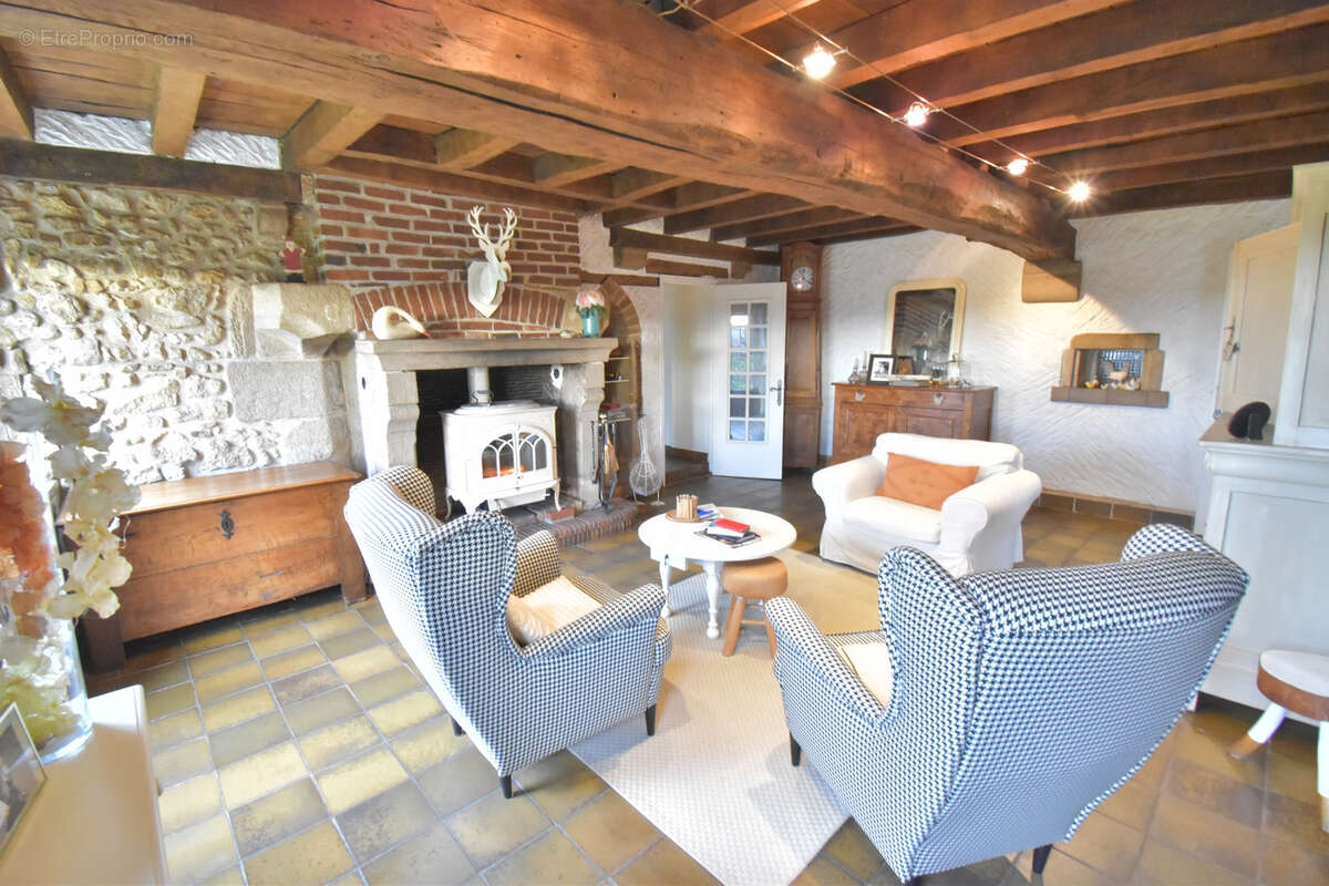 Maison à SAINT-MENOUX