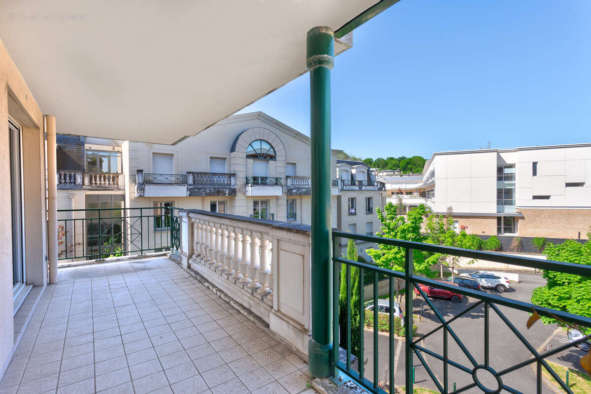 Appartement à LE PLESSIS-ROBINSON