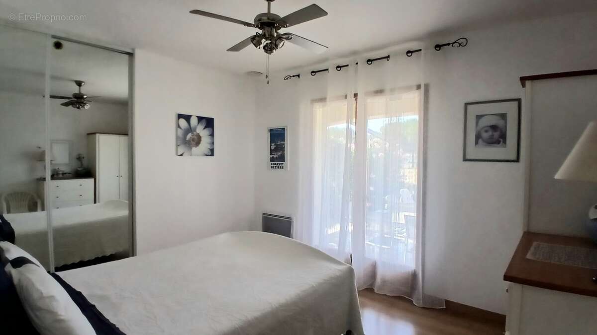 Agréable villa avec piscine chauffée et terrain de pétanque. - photo 17