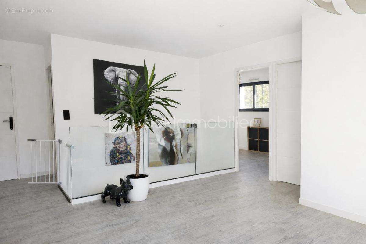 Maison récente 3 chambres de 120m² sur un terrain divisible de 220m² / fort potentiel - photo 11