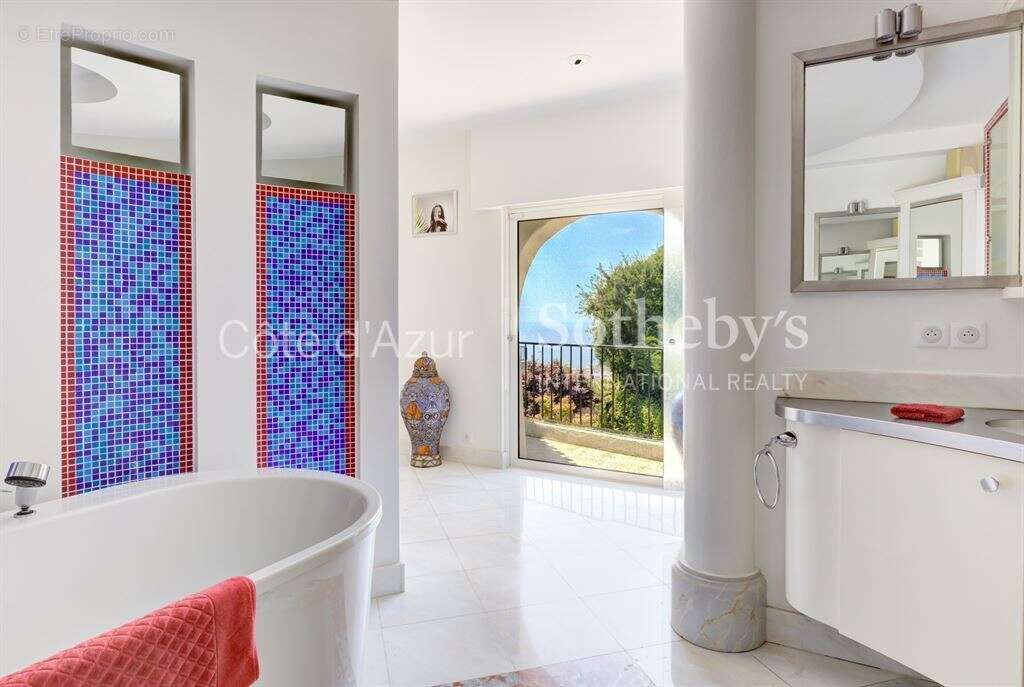 Cannes Californie, villa d'inspiration Couëlle avec vue panoramique, piscine et maison d'invités - photo 19