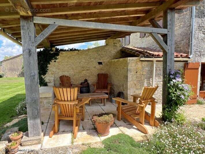 Maison à CELLEFROUIN