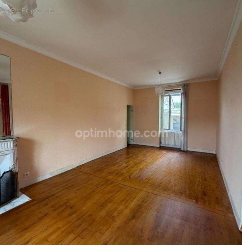 Saint Yrieix. Maison 190 m² sur terrain de 4070 m² - photo 2