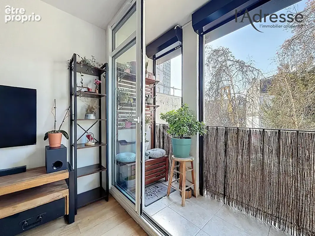 NANTERRE/ Sadi Carnot - Appartement 2/3 pièces 51m² - Loggia 3m² - 1 Cave -1 Parking - photo 12