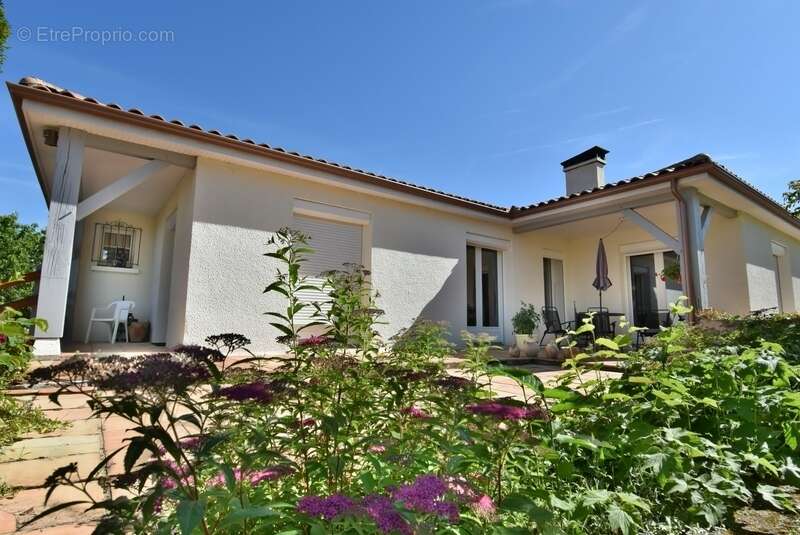 Maison à FLEAC