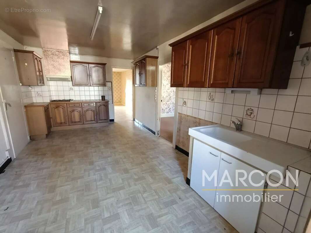 Maison à LAVAVEIX-LES-MINES